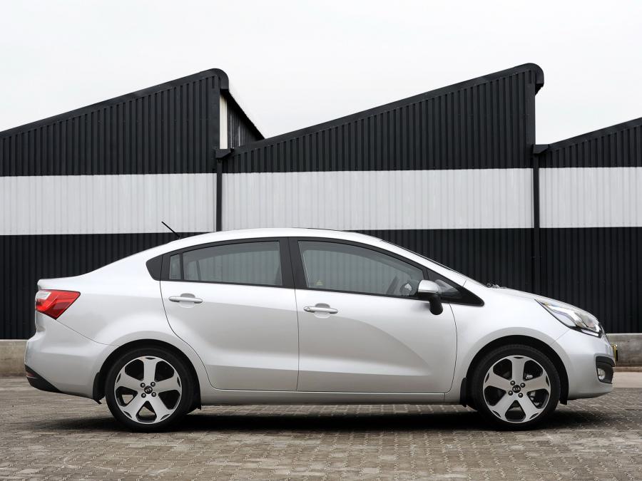  Kia Rio Sedan 2012 года  (ZA) (фото 6 из 23)